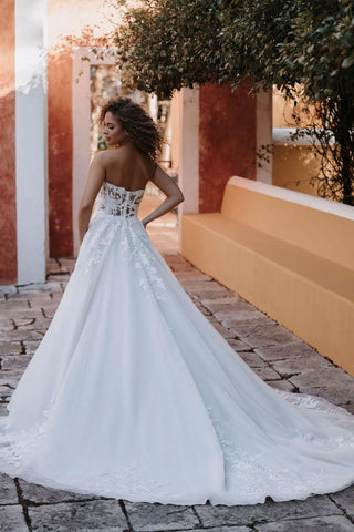 Allure Romance Style Number 3550L - 2