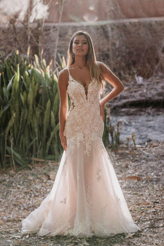 Allure Romance Style Number 3552L - 1