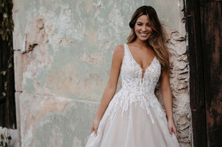 Allure Romance Style Number 3554 - 4