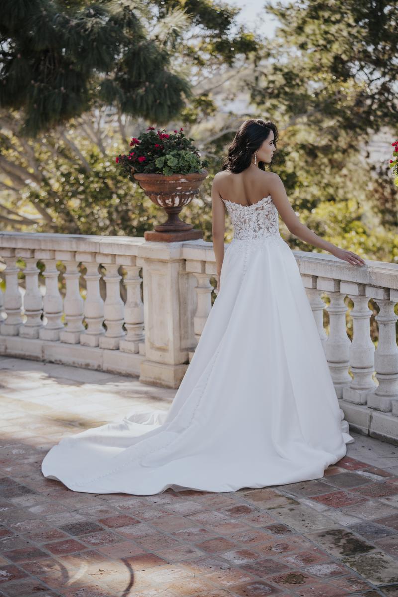 Allure Romance Style Number R3660 - 5