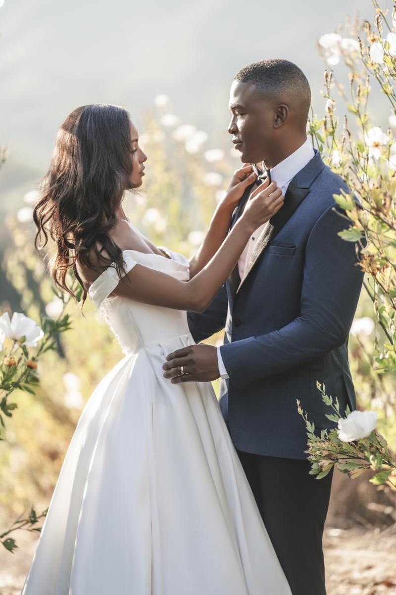 Allure Romance Style Number R3705 - 8