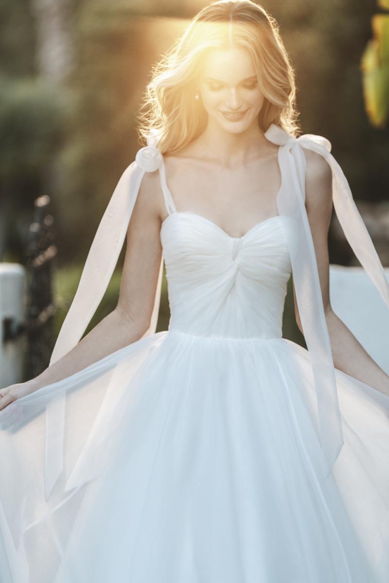 Allure Romance Style Number R3750 - 3