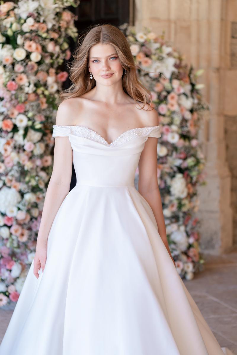 Allure Romance Style Number R3800 - 4