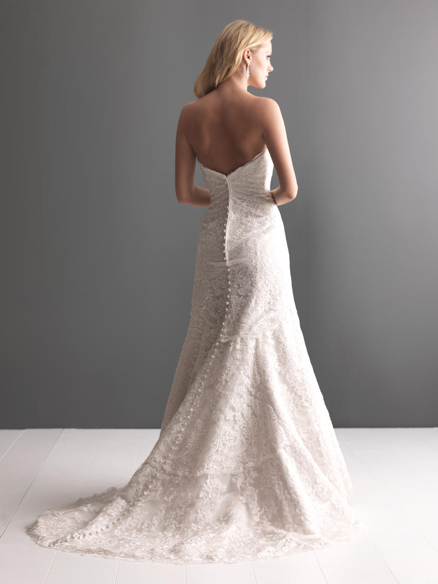 Allure Romance Style Number 2600 - 2