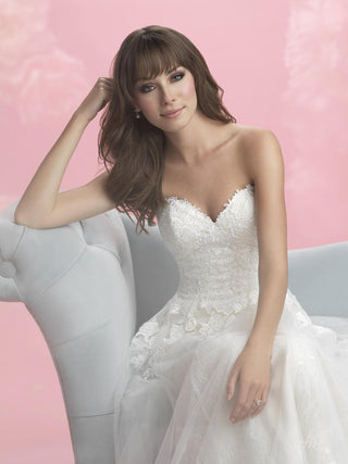 Allure Romance Style Number 3057 - 4