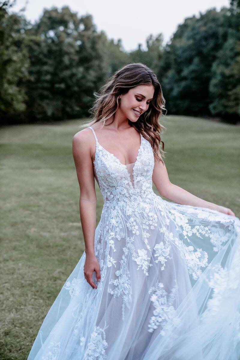 Allure Romance Style Number 3400LW - 3