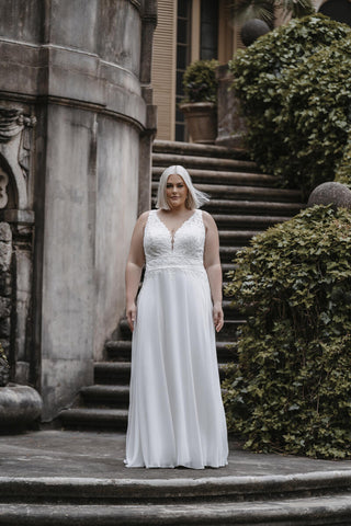 Allure Romance Style Number 3454L - 3