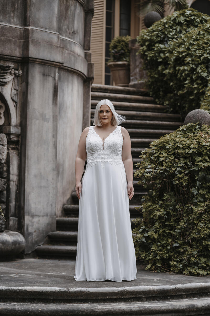 Allure Romance Style Number 3454L - 3