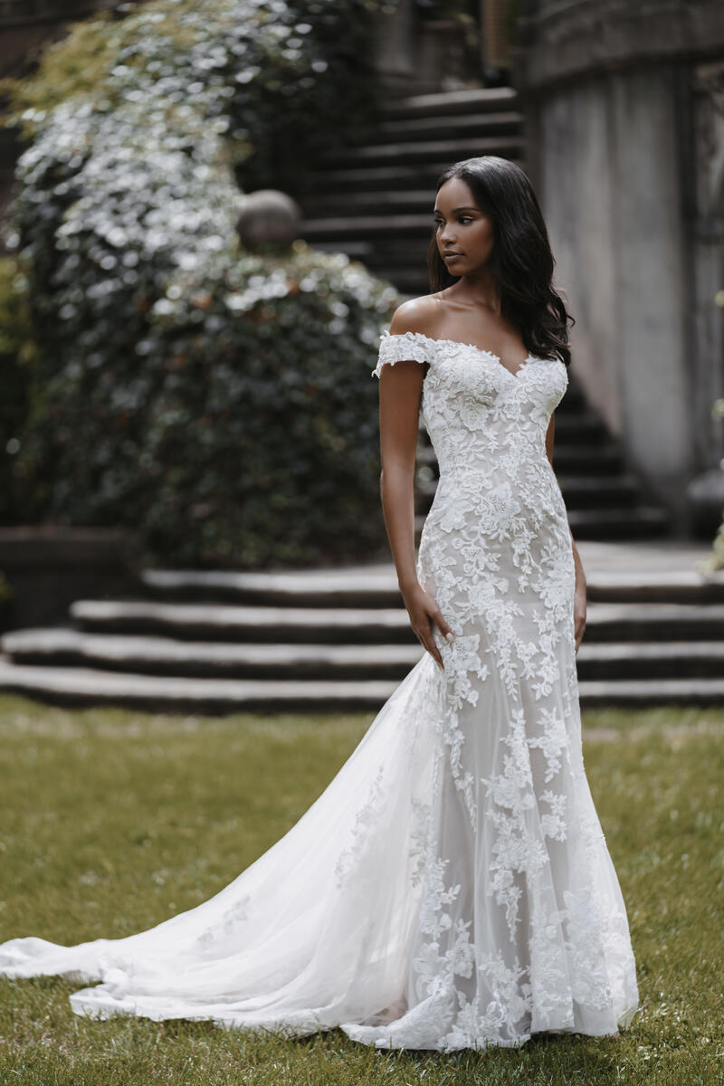 Allure Romance Style Number 3455 - 3