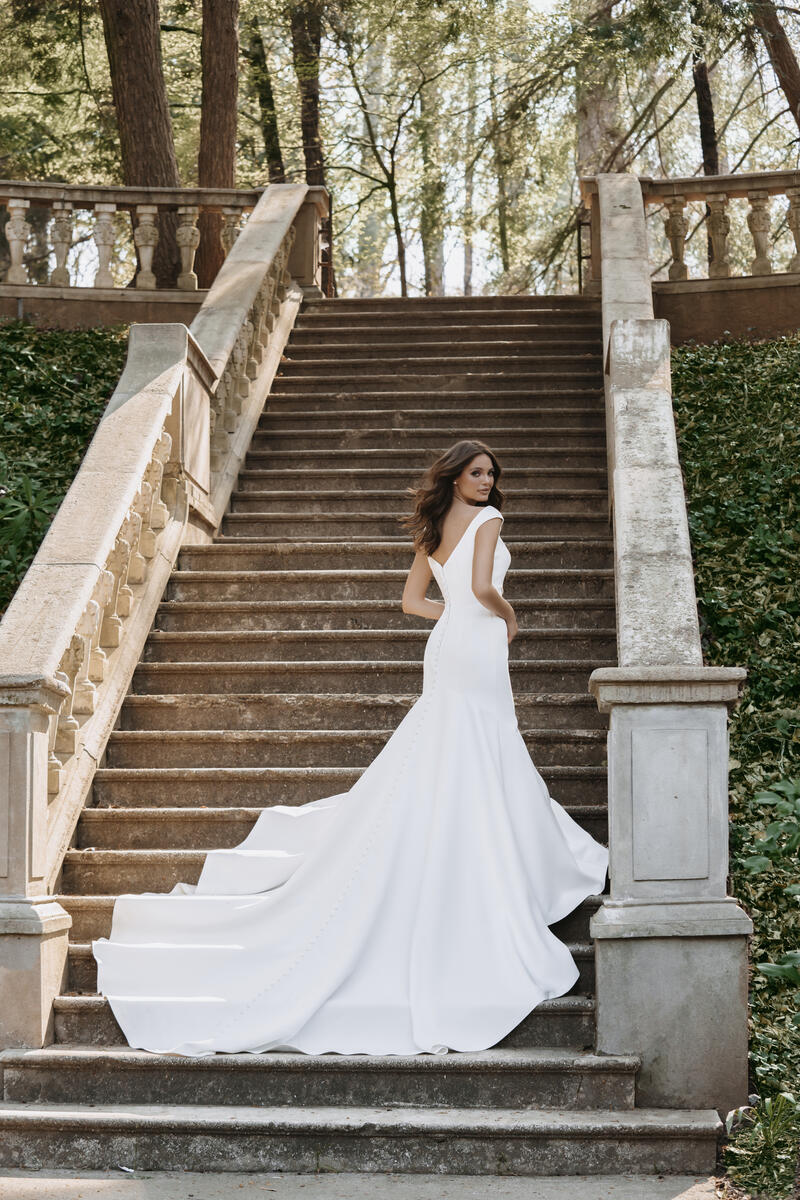 Allure Romance Style Number 3460 - 2