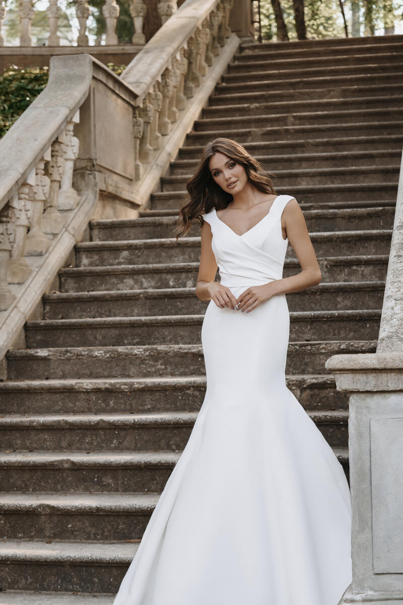 Allure Romance Style Number 3460 - 8