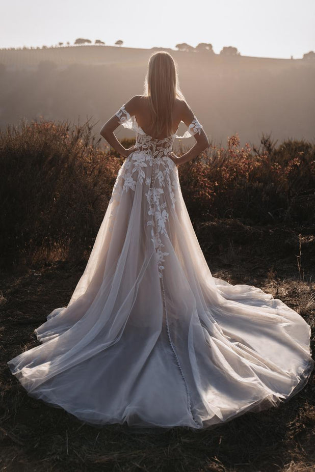 Allure Romance Style Number 3500 - 2