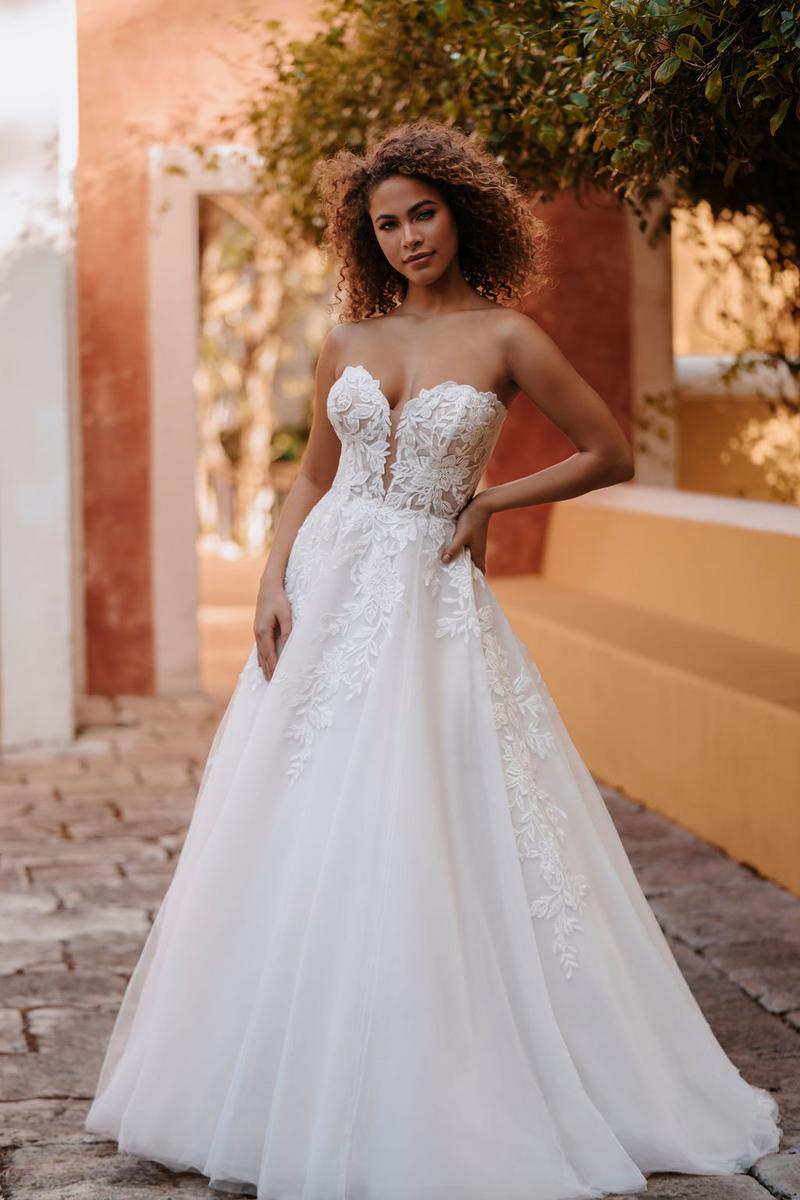 Allure Romance Style Number 3550L - 1