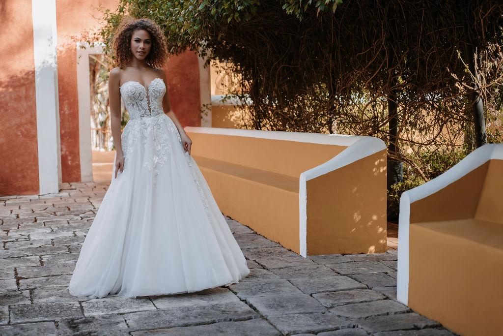 Allure Romance Style Number 3550L - 4