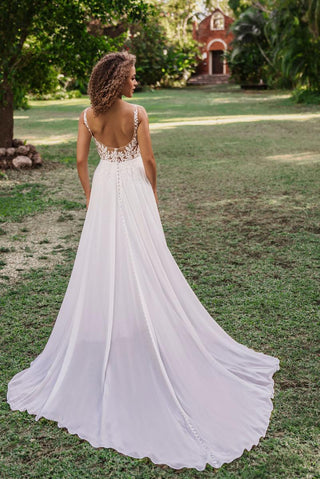 Allure Romance Style Number 3551L - 2