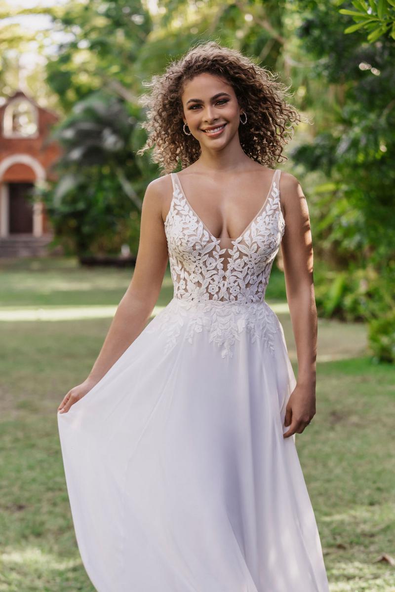 Allure Romance Style Number 3551 - 3