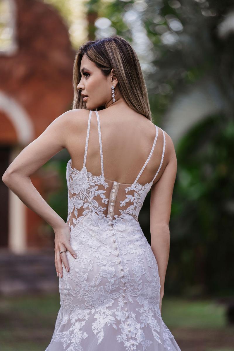 Allure Romance Style Number 3552L - 4