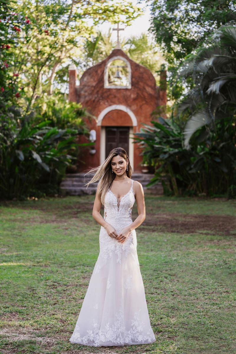 Allure Romance Style Number 3552L - 5