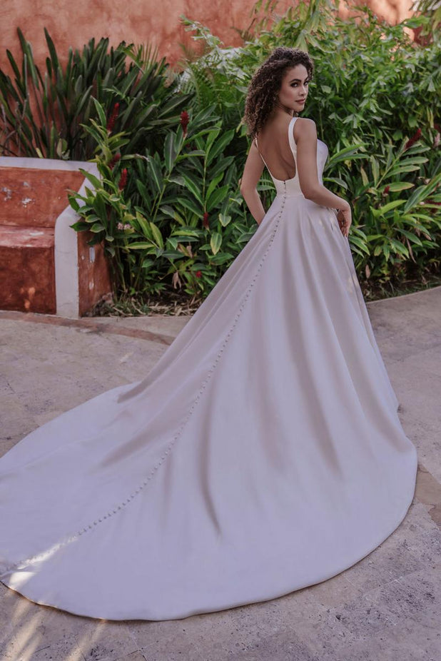 Allure Romance Style Number 3553 - 2