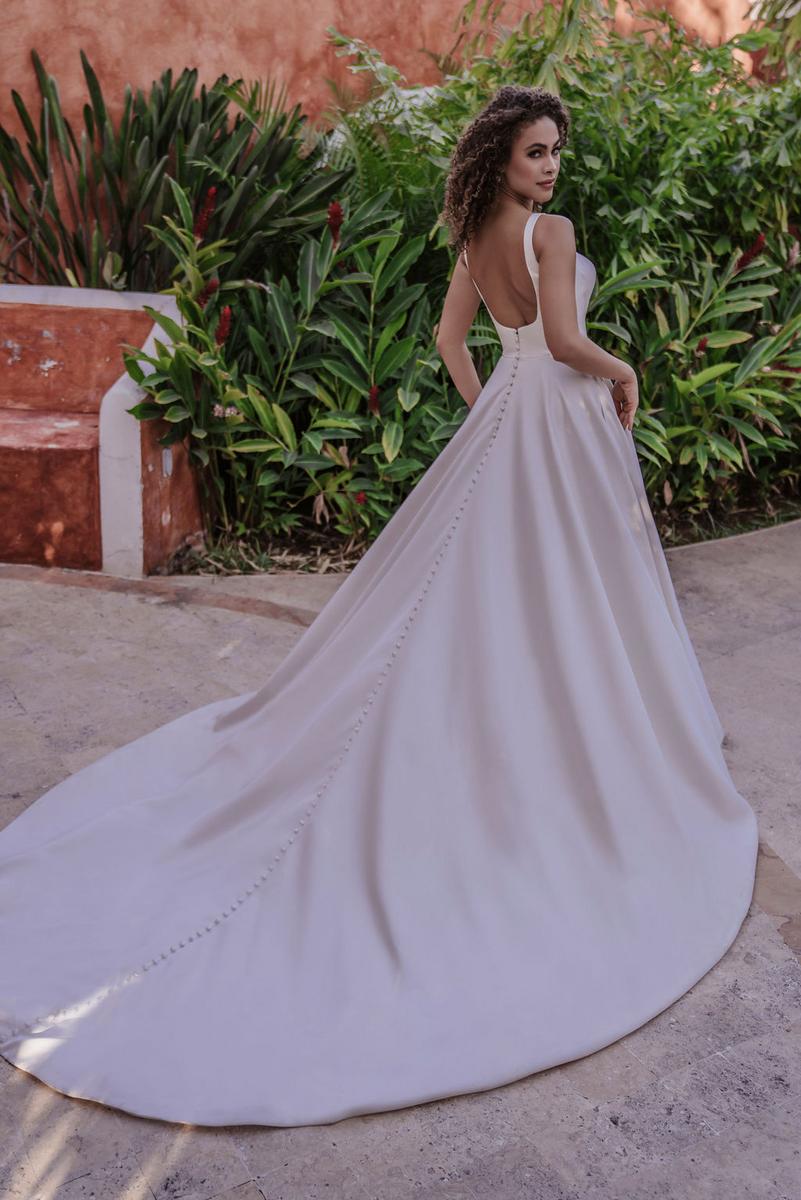 Allure Romance Style Number 3553 - 2
