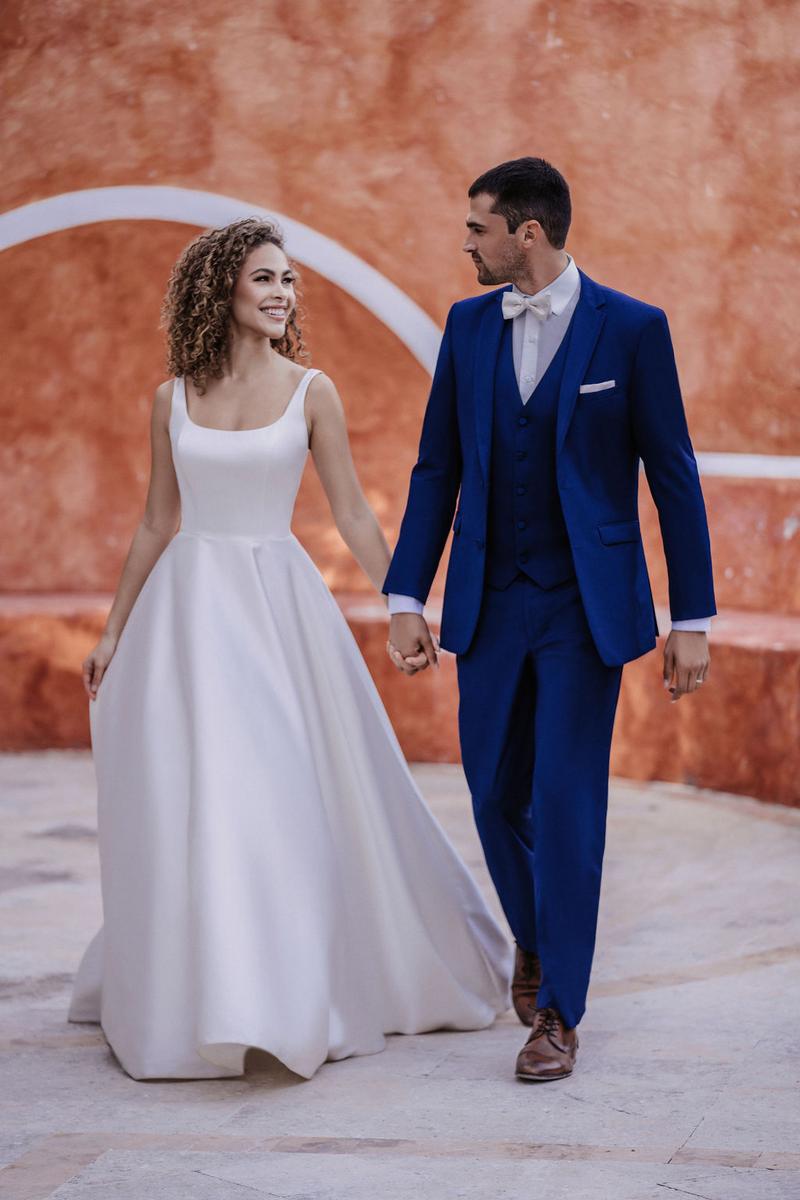 Allure Romance Style Number 3553 - 3
