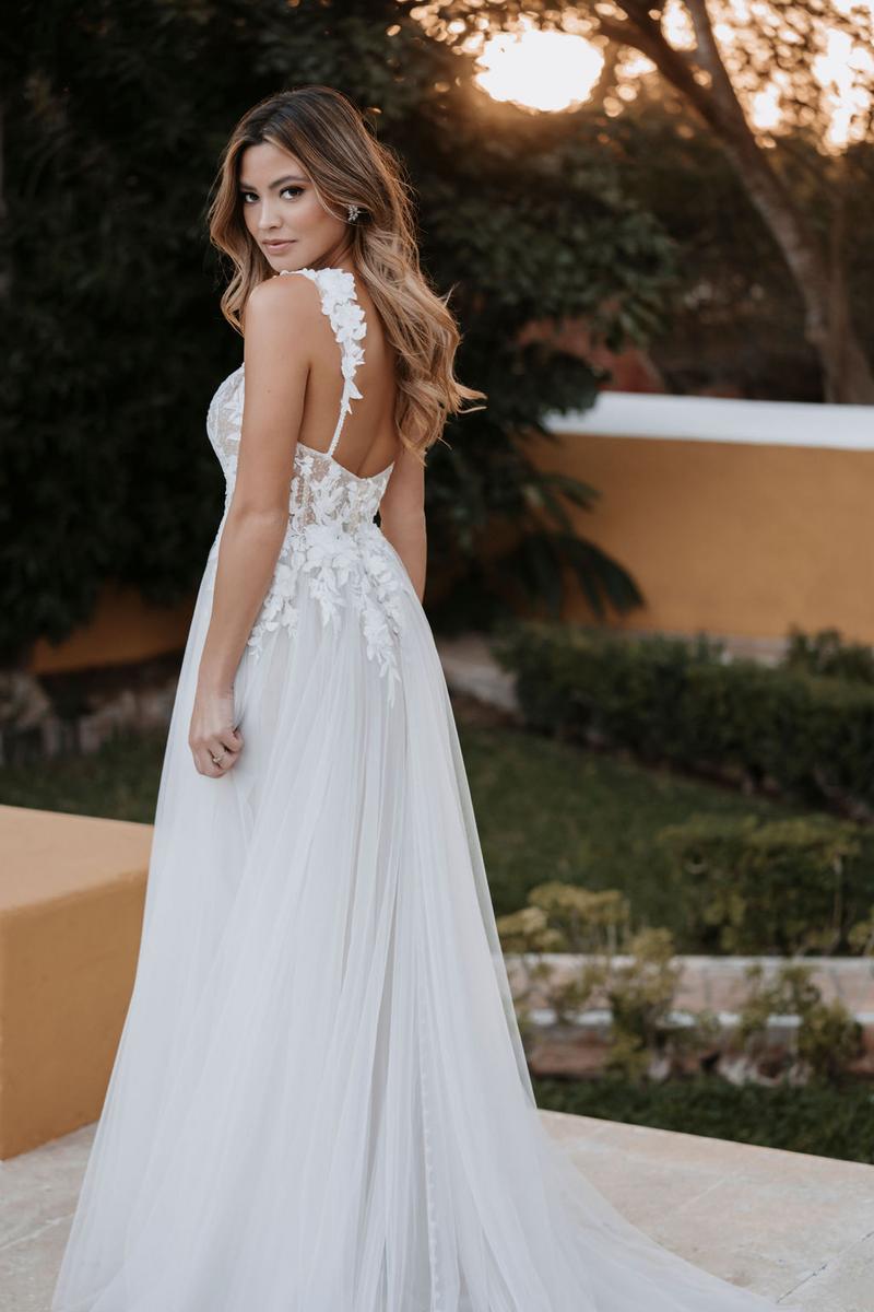 Allure Romance Style Number 3557LNS - 2