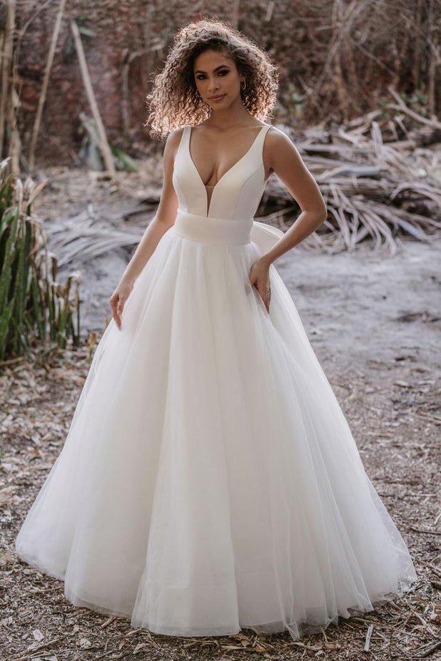 Allure Romance Style Number 3559 - 1