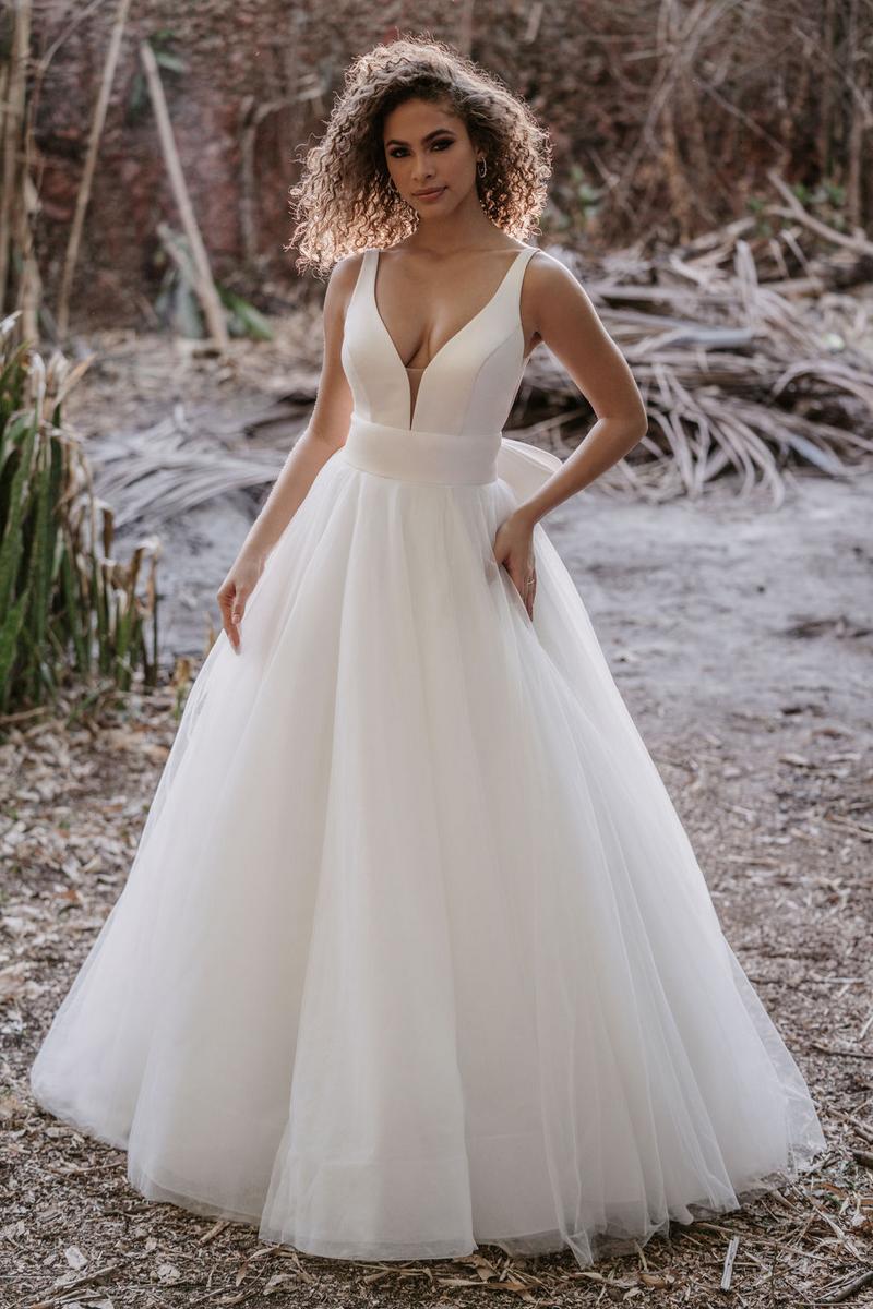 Allure Romance Style Number 3559 - 1