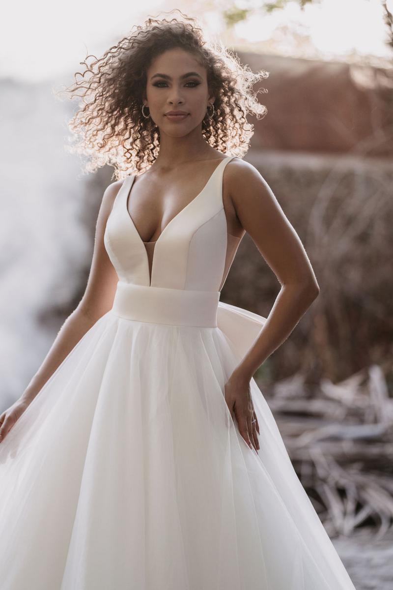 Allure Romance Style Number 3559 - 3