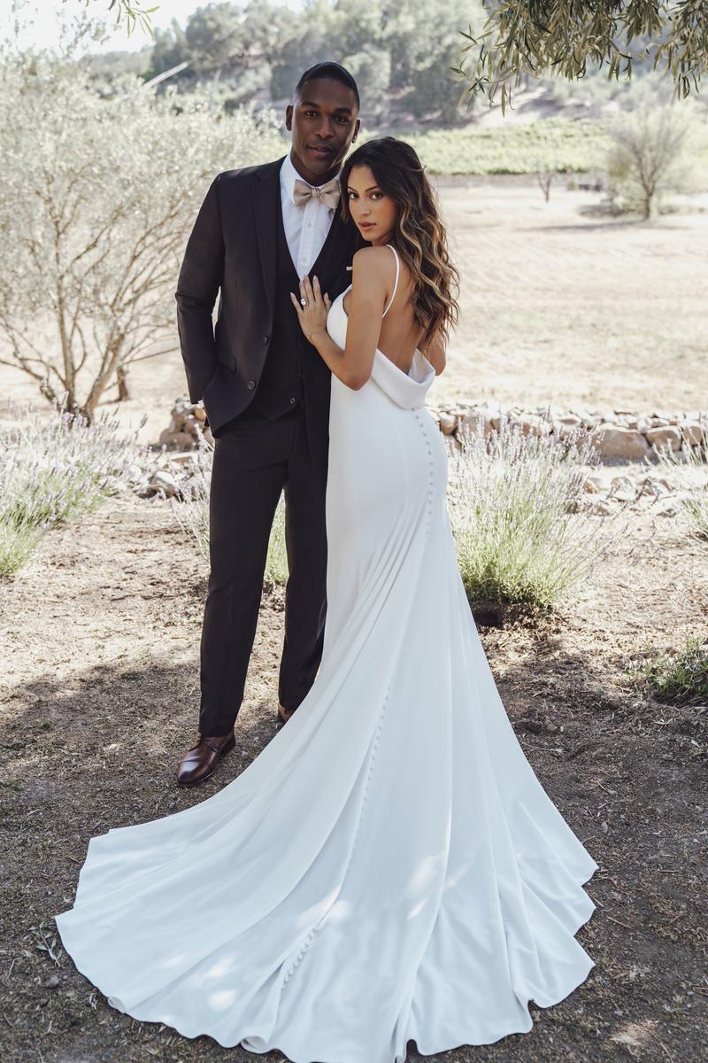 Allure Romance Style Number R3601 - 4