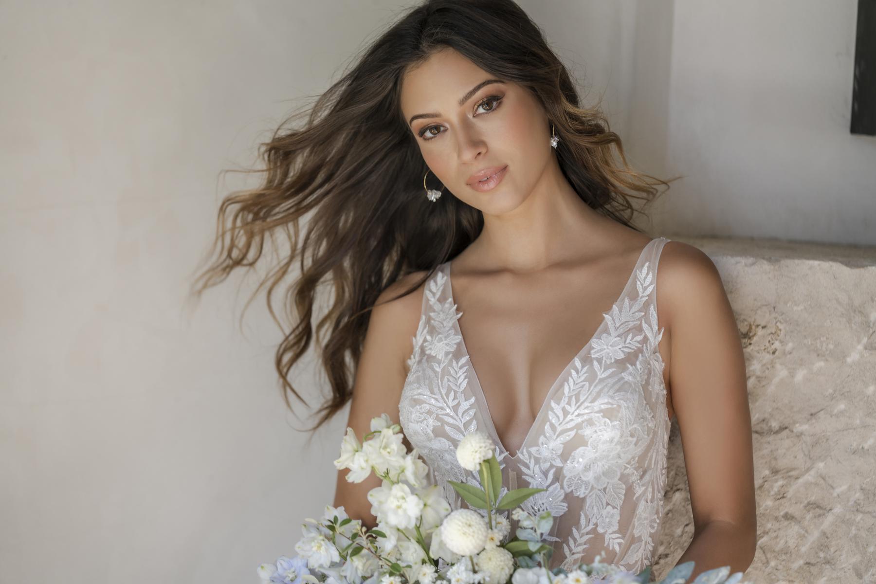 Allure Romance Style Number R3604L - 11