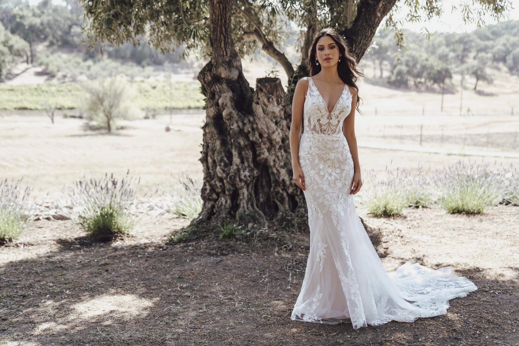 Allure Romance Style Number R3604L - 9
