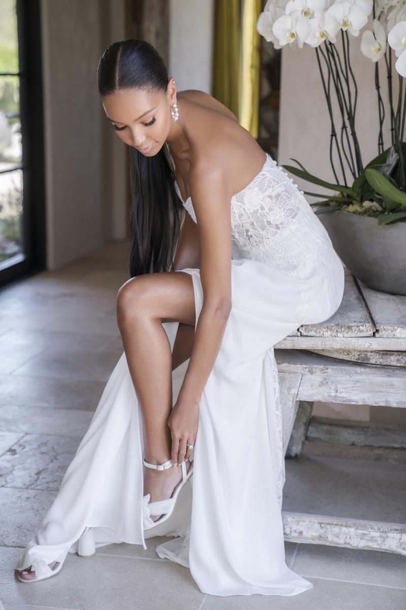 Allure Romance Style Number R3606L - 5