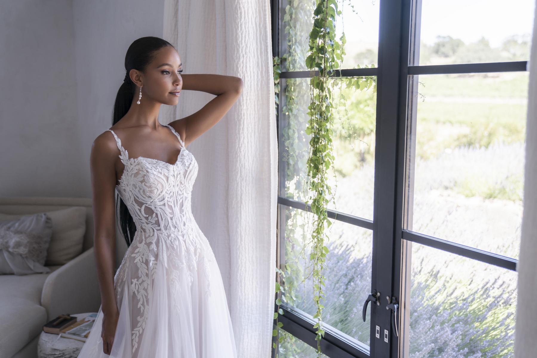 Allure Romance Style Number R3607L - 7
