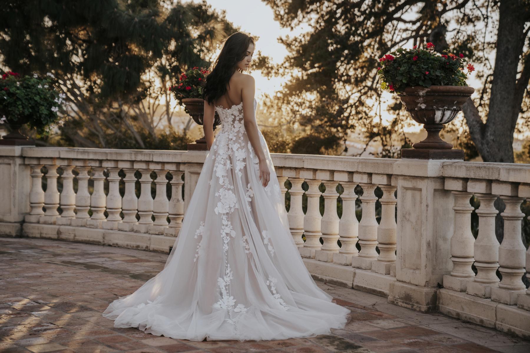 Allure Romance Style Number R3650L - 5