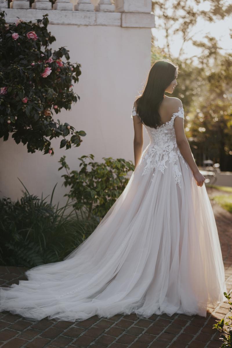 Allure Romance Style Number R3654 - 2