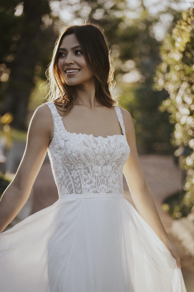 Allure Romance Style Number R3655L - 3