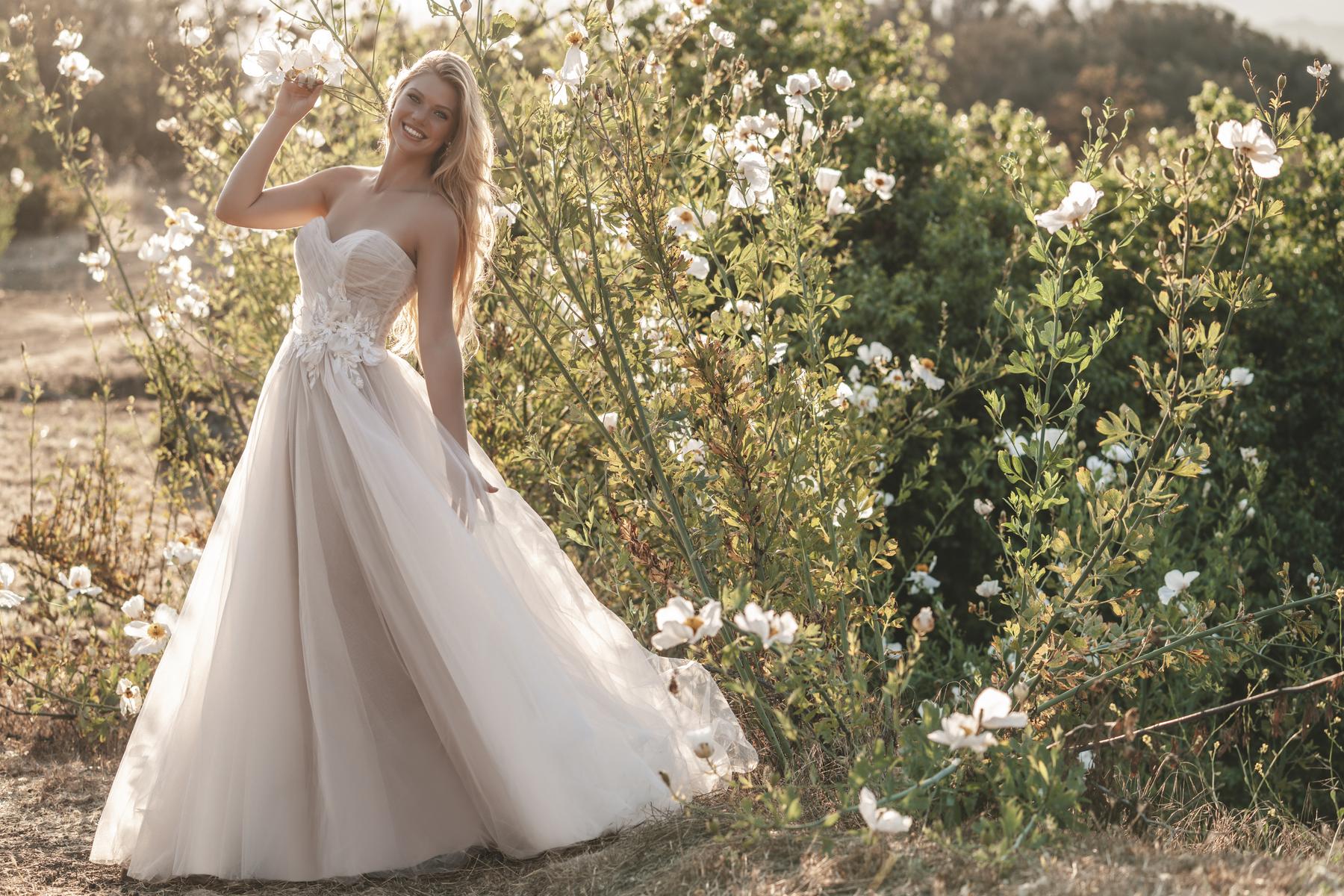 Allure Romance Style Number R3700L - 5