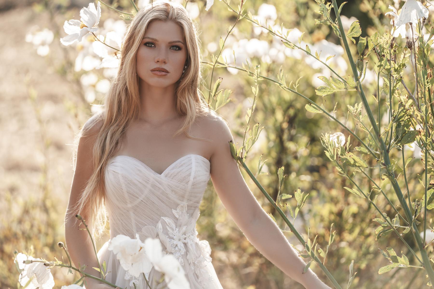 Allure Romance Style Number R3700L - 7