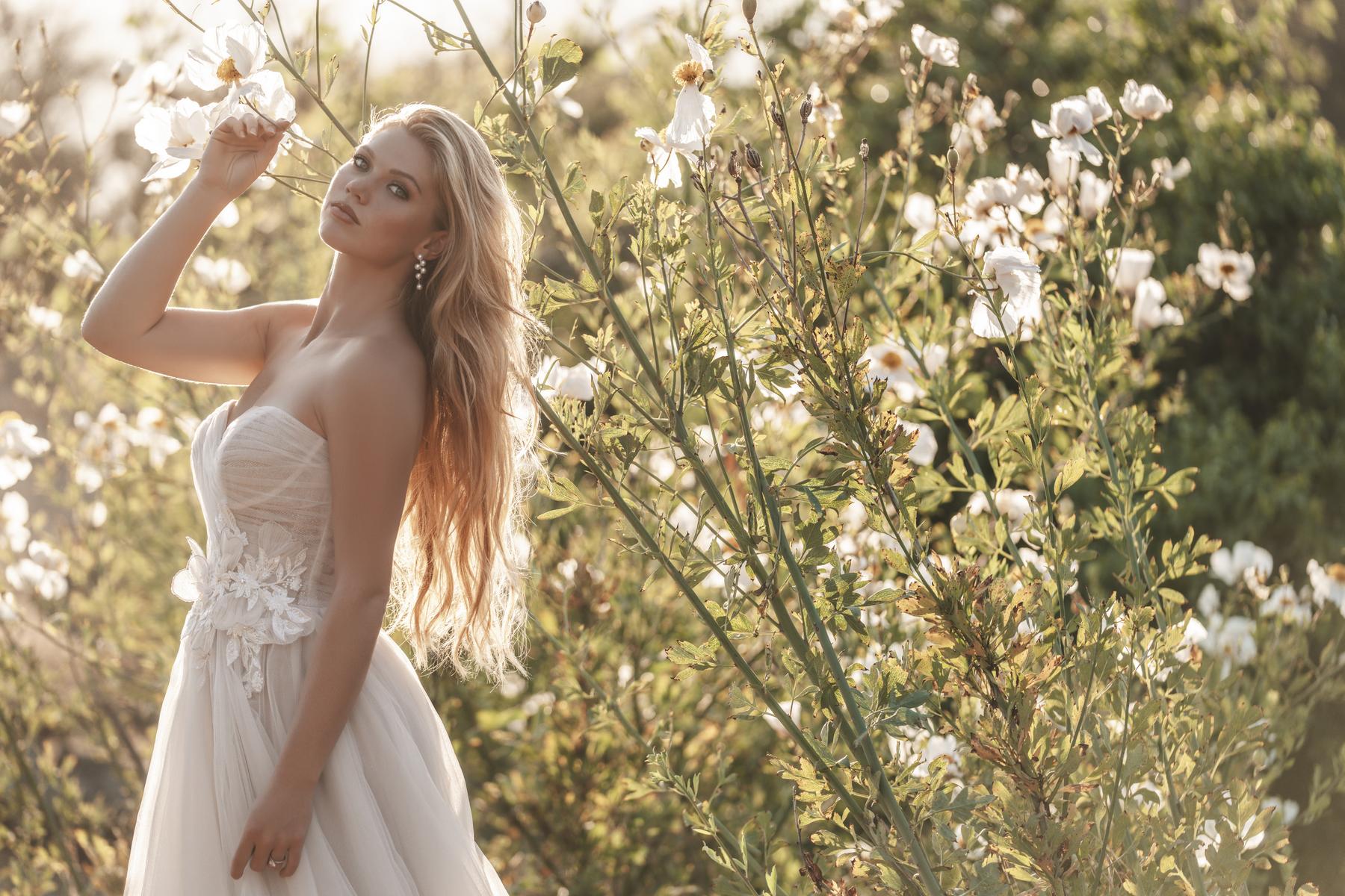 Allure Romance Style Number R3700L - 6