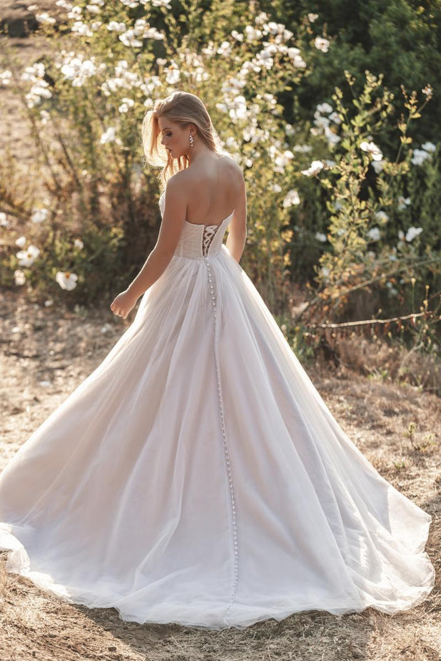 Allure Romance Style Number R3700 - 2
