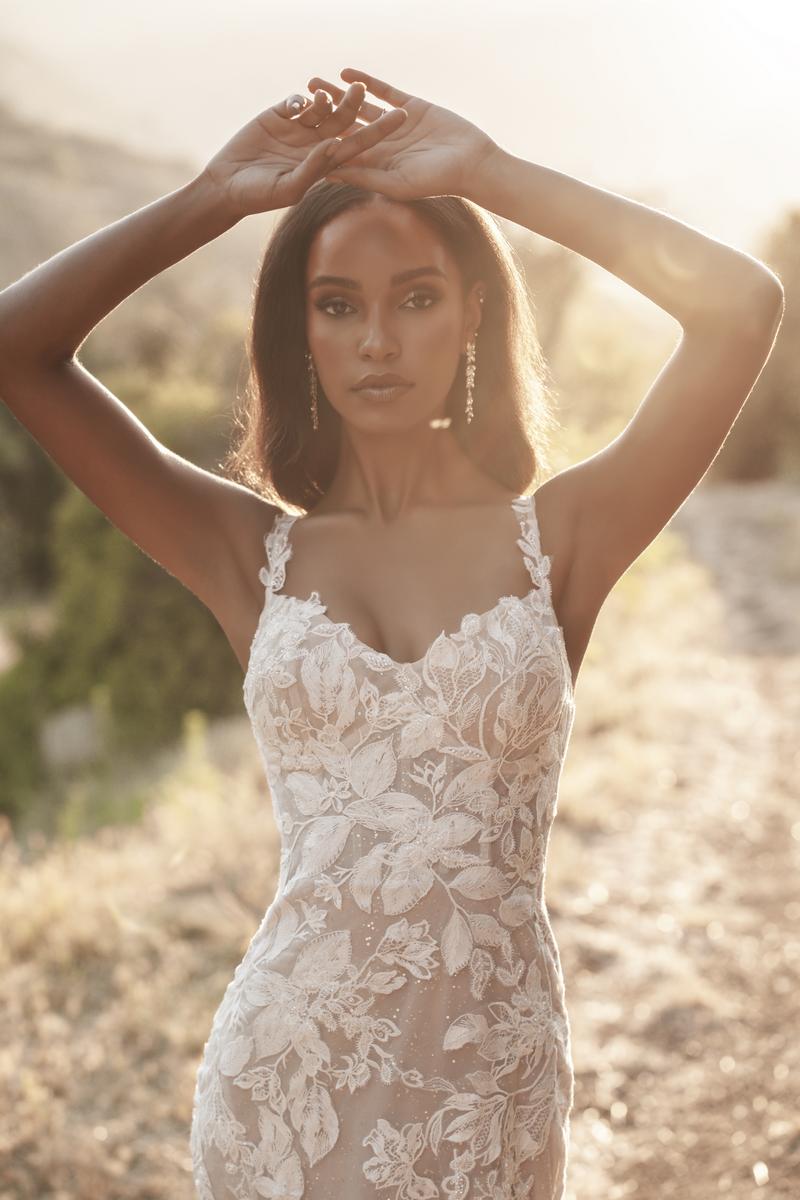 Allure Romance Style Number R3701 - 4