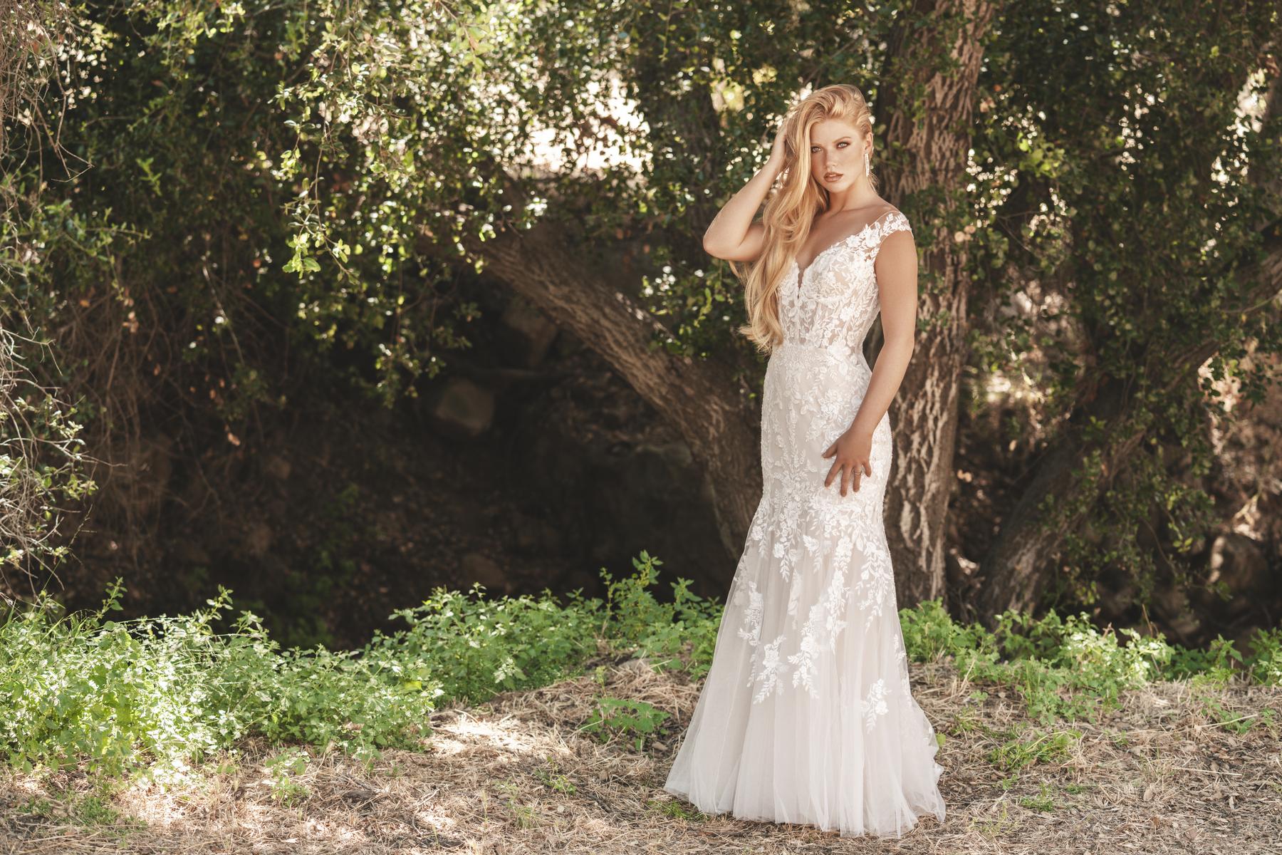Allure Romance Style Number R3712 - 4