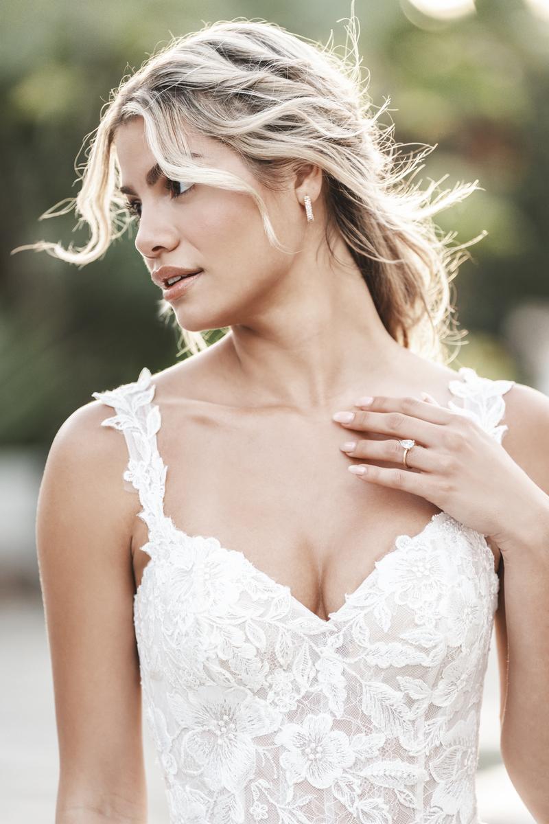 Allure Romance Style Number R3754L - 5