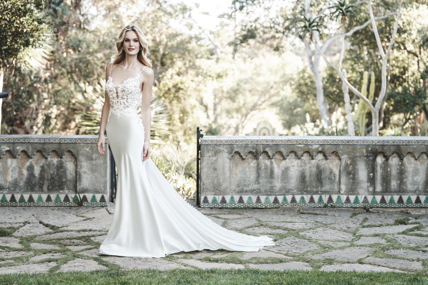 Allure Romance Style Number R3763L - 6