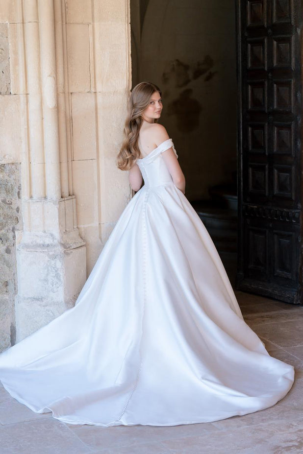 Allure Romance Style Number R3800 - 2