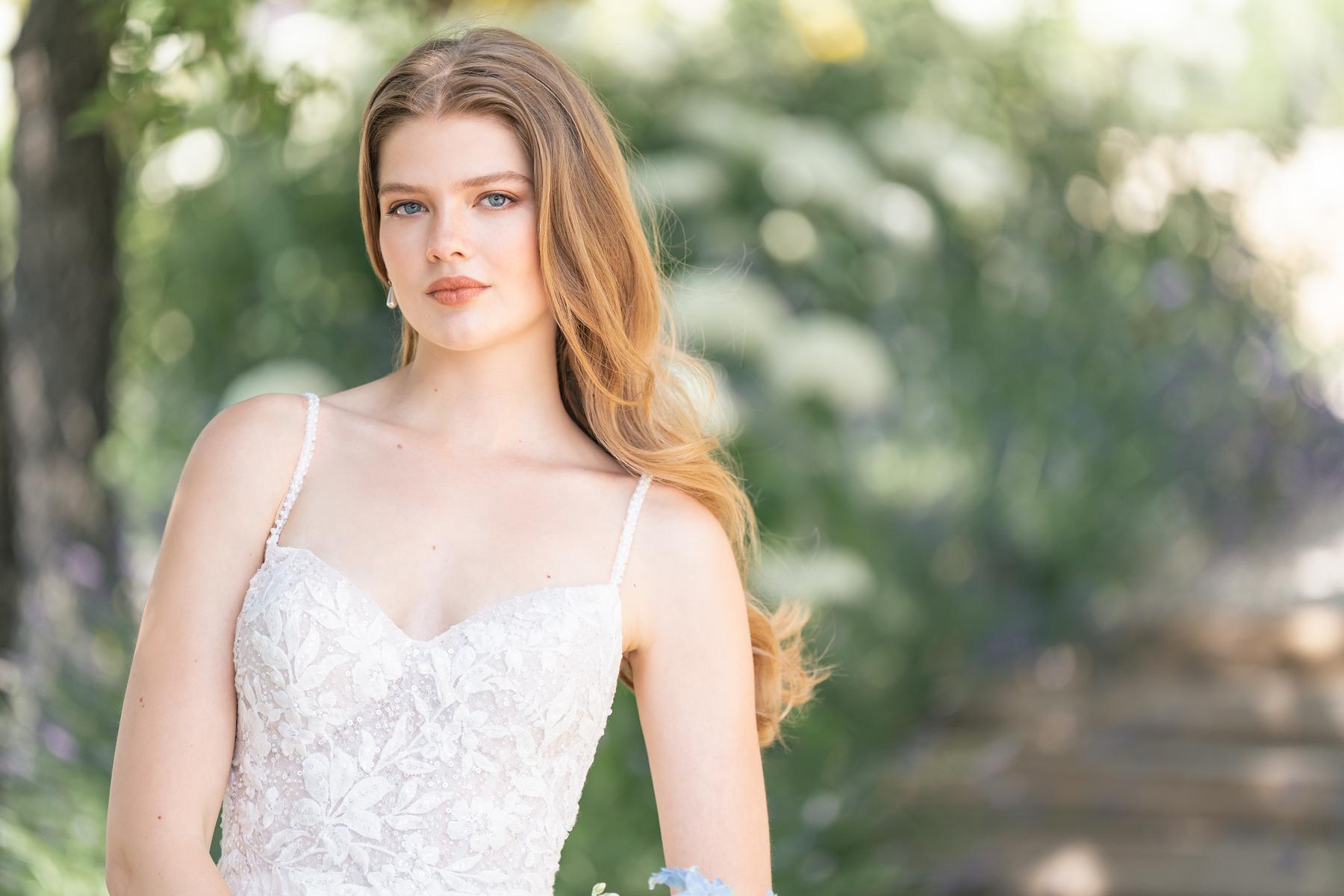 Allure Romance Style Number R3808L - 3