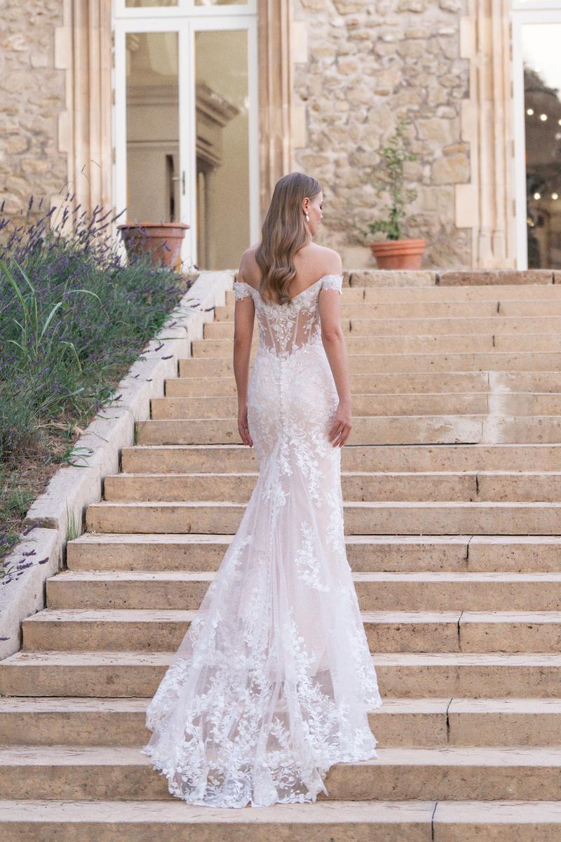 Allure Romance Style Number R3813L - 2