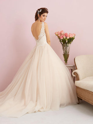 Allure Romance Style Number 2750 - 2