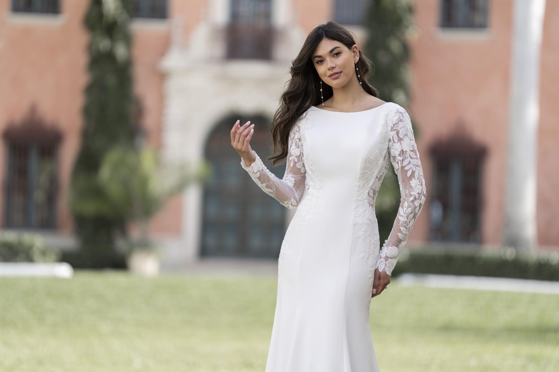 Allure Romance Style Number R3851 - 6